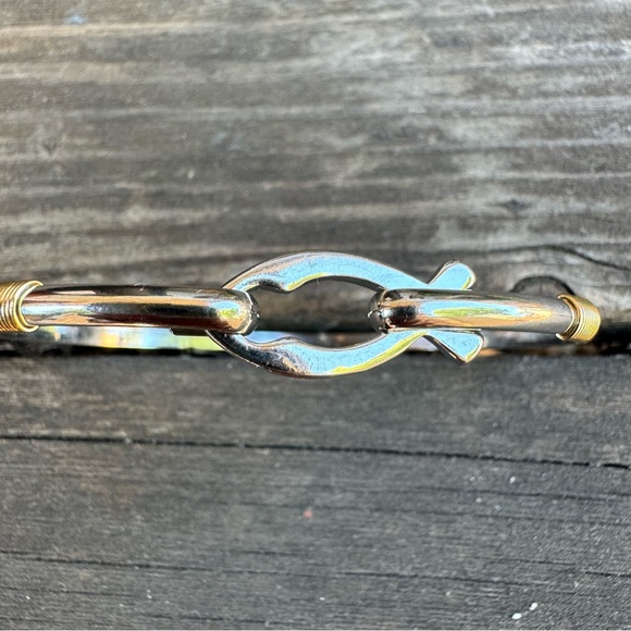 Ichthus ✝️🐟 Jesus Fish Silver Tone Thin Bangle Bracelet Minimalist Christian - Picture 3 of 11